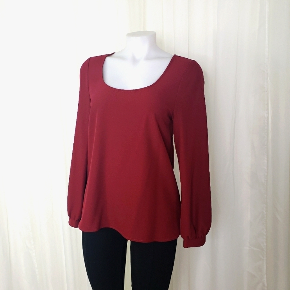 Tobi maroon zip back top button cuff size small